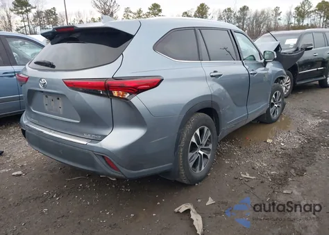 2020 Toyota Highlander Xle z USA, uszkodzony, nr VIN 5TDGZRBH7LS026866